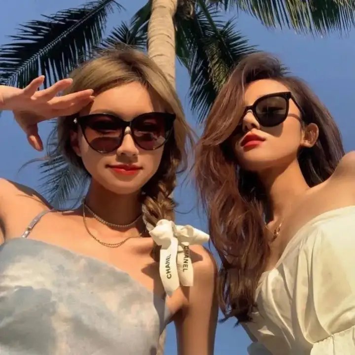涛女郎海报
